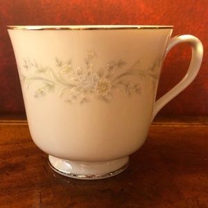 Remembrance Coffee cup by Carlton, made in Japan